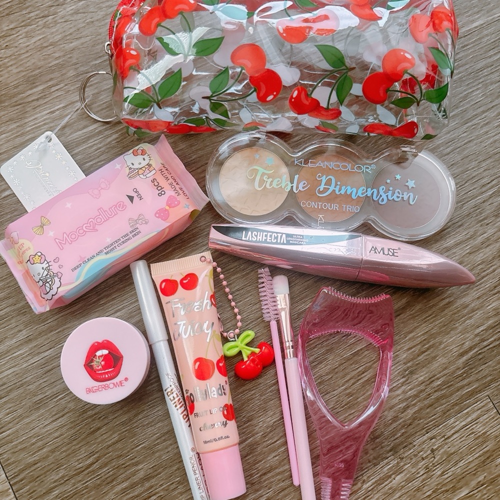 Makeup bundle - Picture 2 of 2